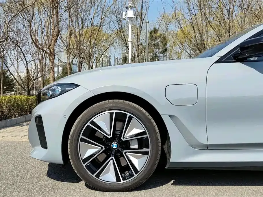 BMW i3 2024 из CN, фото 3