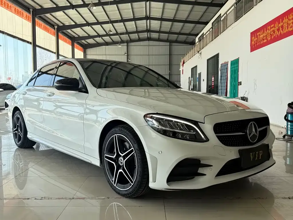 Mercedes-Benz C-Class — фото 1