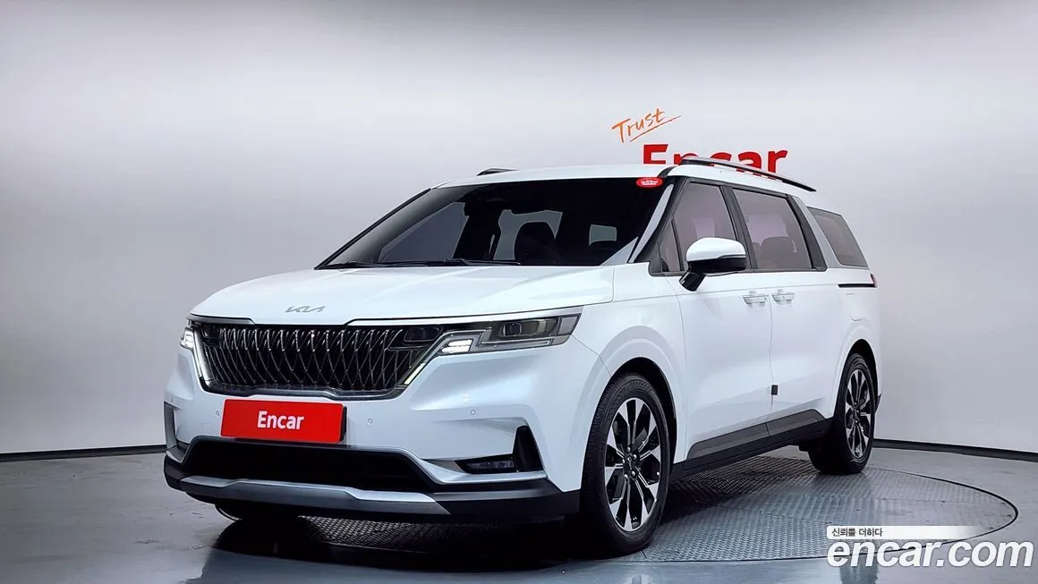Kia Carnival — фото 1