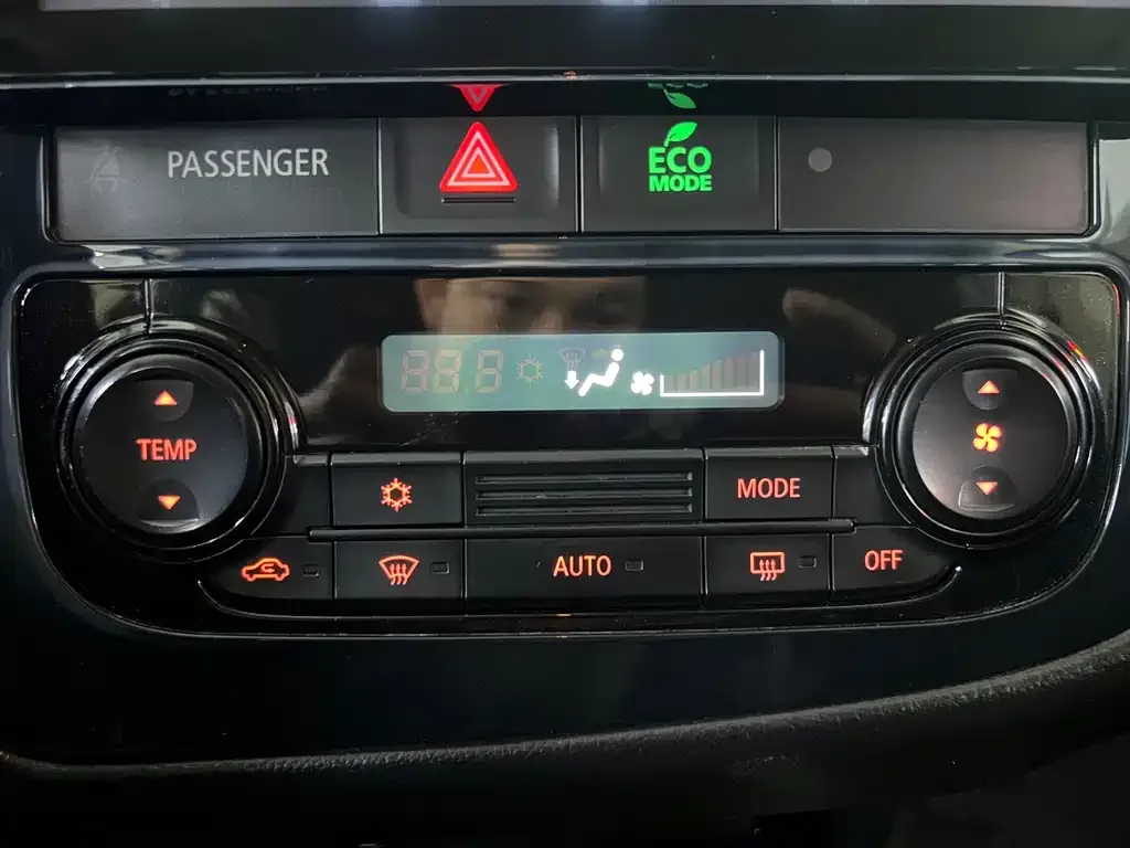 Mitsubishi Outlander — фото 3