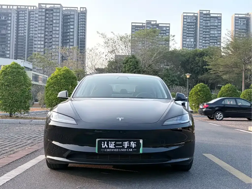 Tesla Model 3 — фото 4