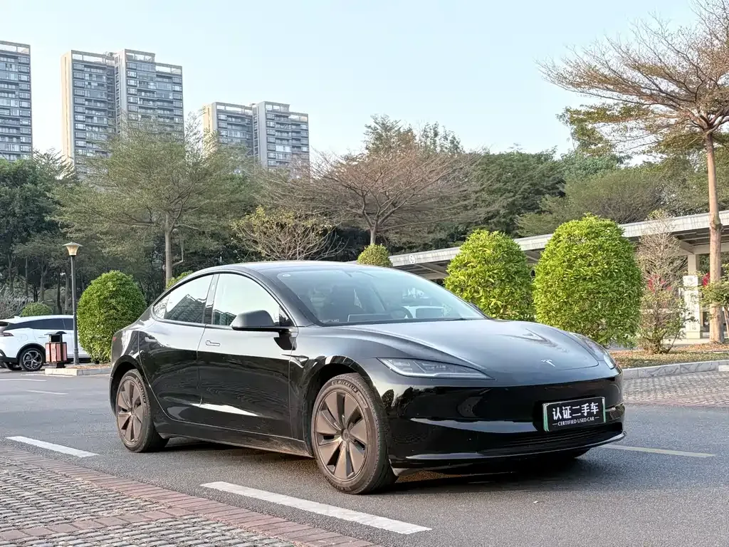 Tesla Model 3 — фото 6