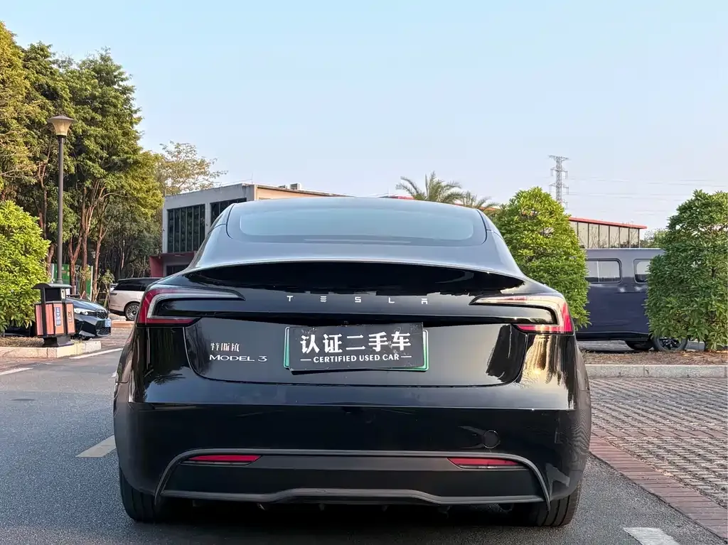 Tesla Model 3 — фото 3