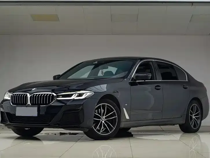 BMW 5 Series — фото 1