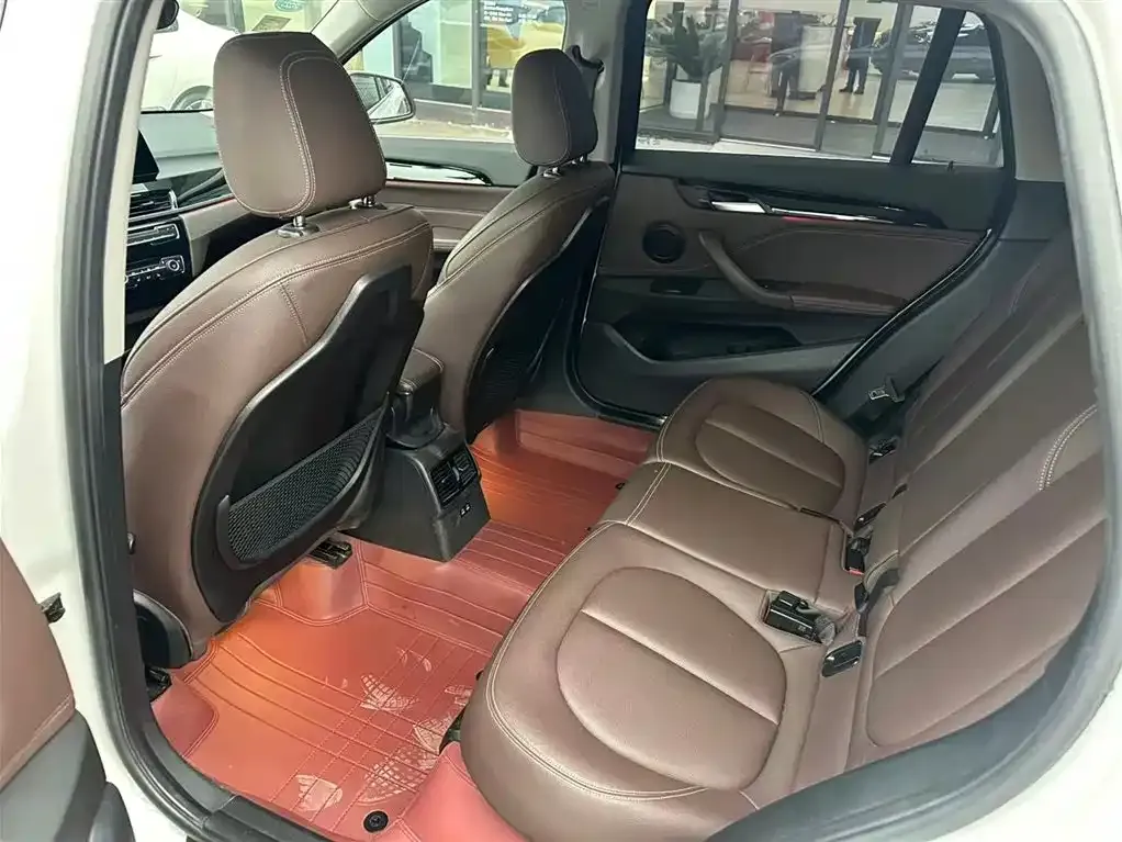 BMW X1 2021 из CN, фото 7