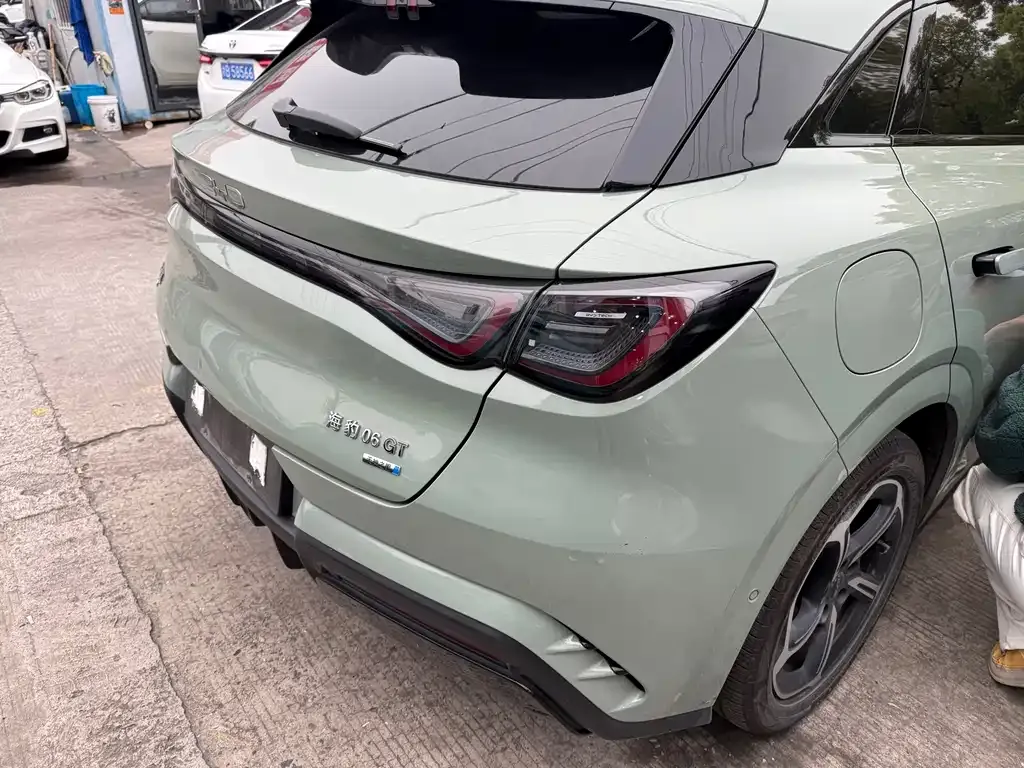BYD Seal 06GT — фото 10