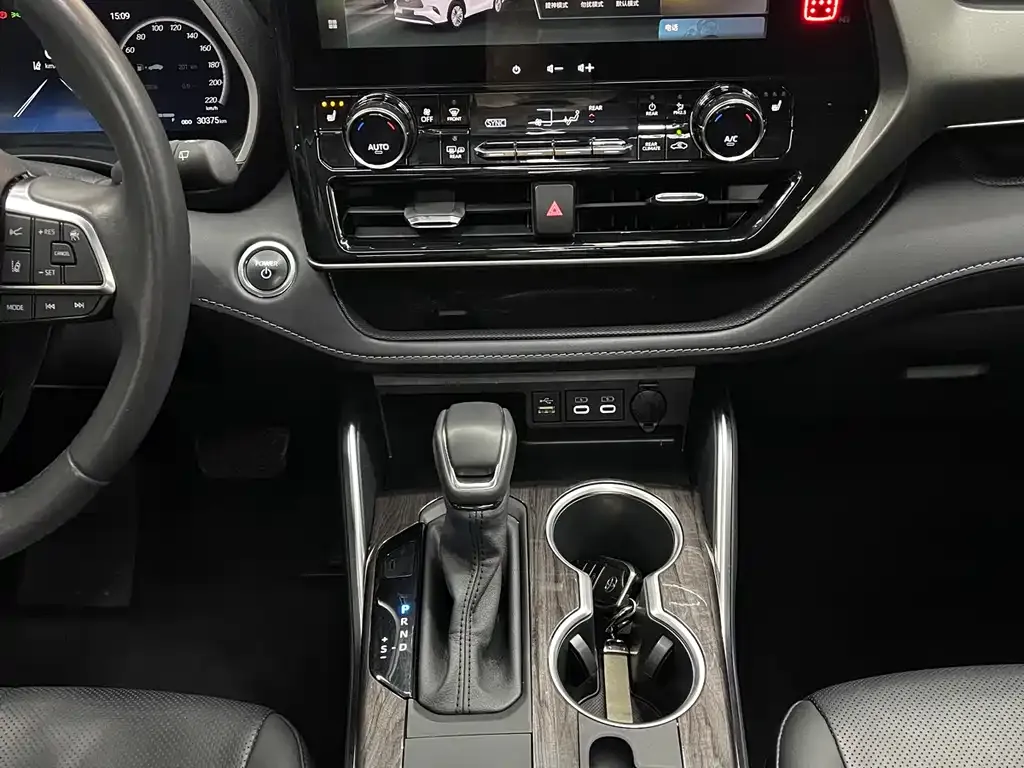 Toyota Highlander 2024 из CN, фото 8