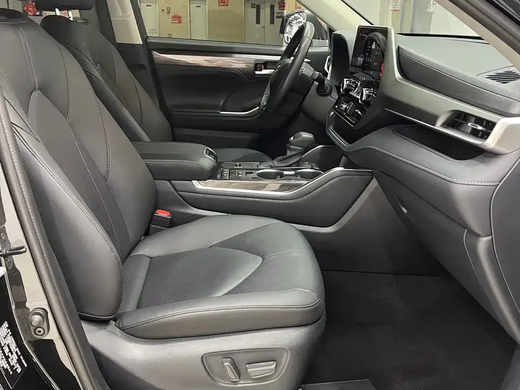 Toyota Highlander 2024 из CN, фото 2