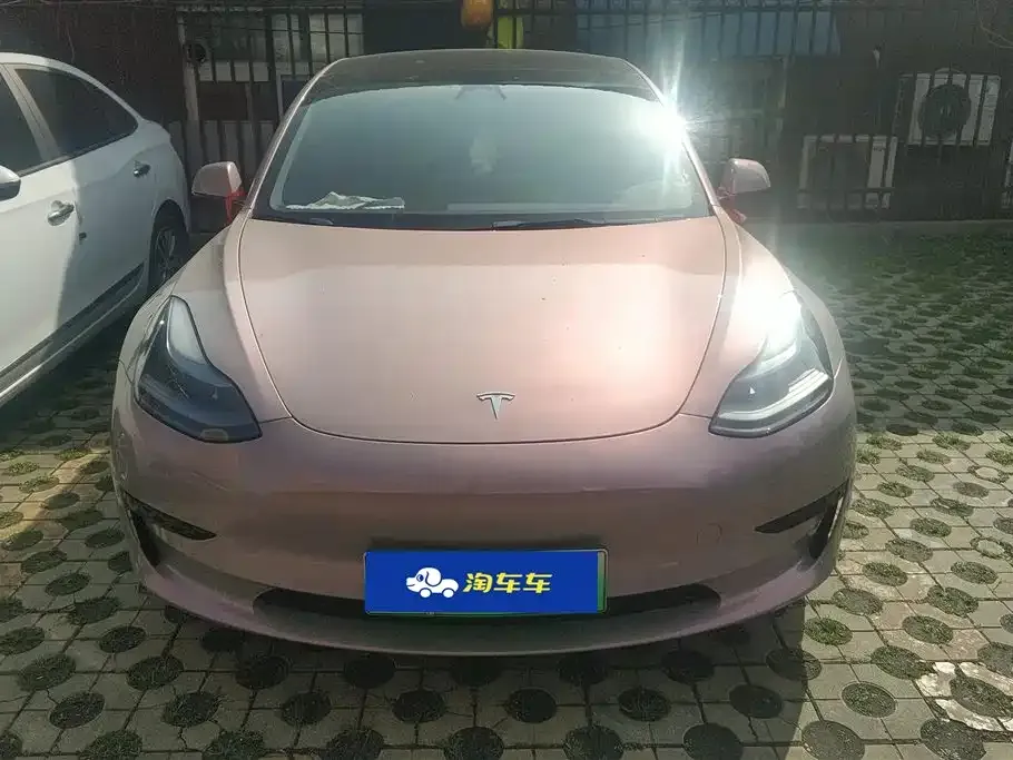 Tesla Model 3 — фото 10