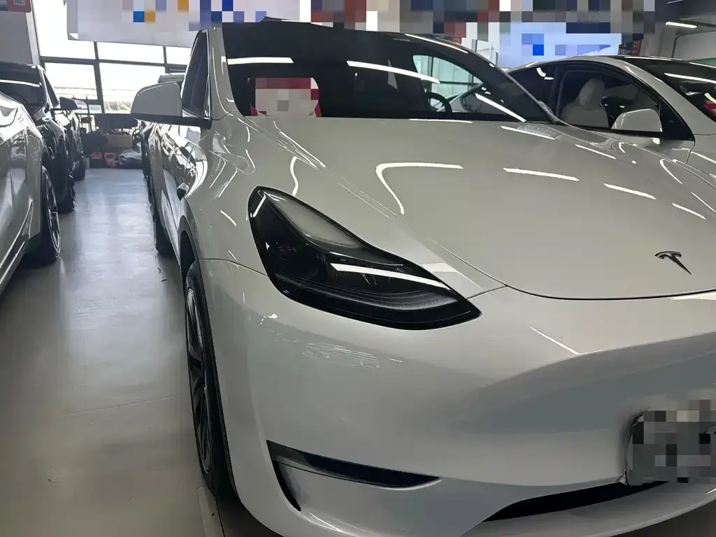 Tesla Model Y — фото 6