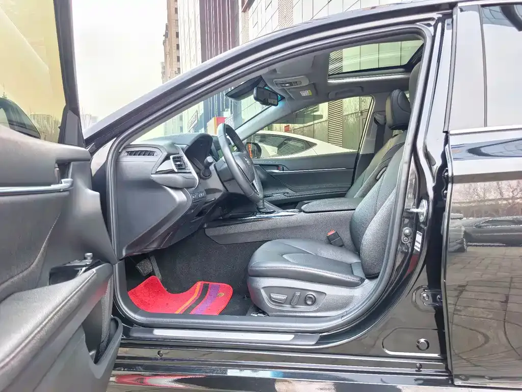 Toyota Camry 2023 из CN, фото 4