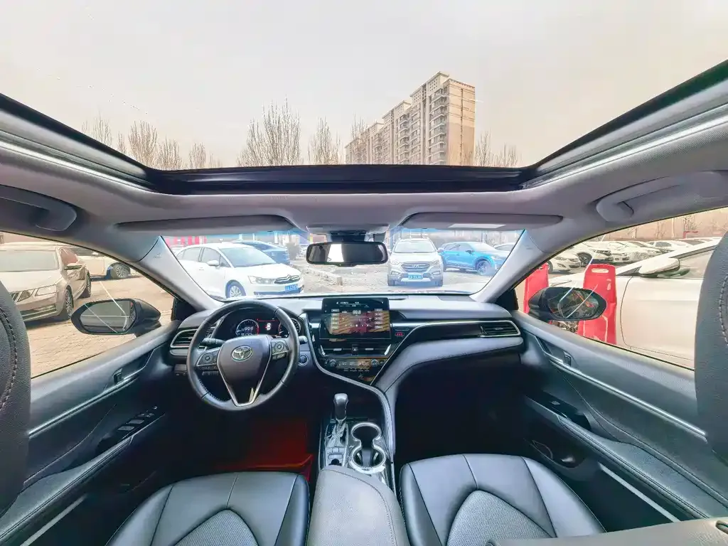 Toyota Camry 2023 из CN, фото 2