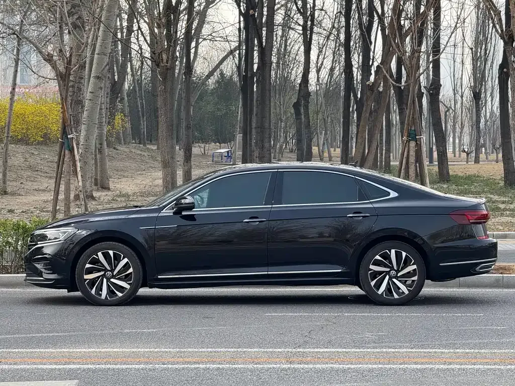 Volkswagen Passat — фото 8