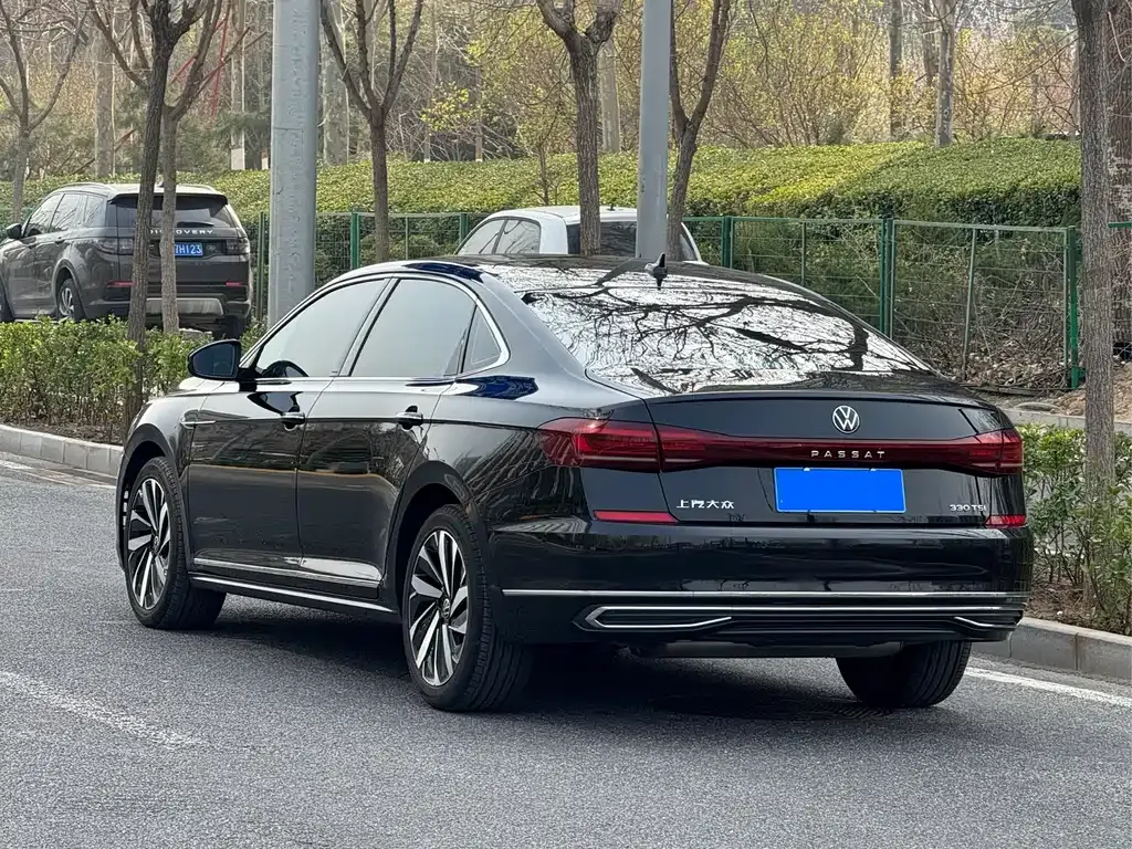 Volkswagen Passat — фото 10