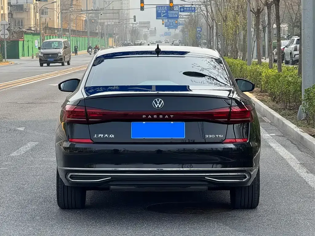 Volkswagen Passat — фото 6