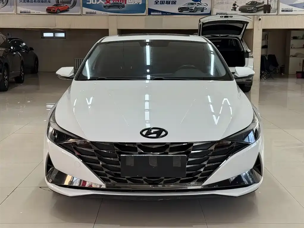 Hyundai Elantra — фото 4