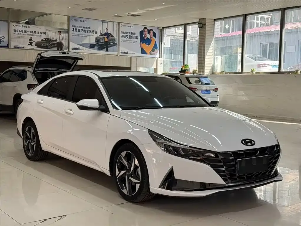 Hyundai Elantra — фото 7
