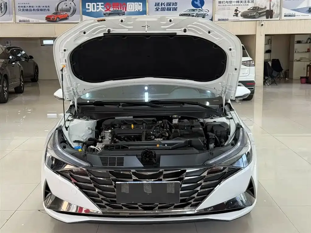 Hyundai Elantra — фото 6