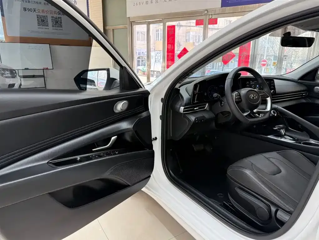 Hyundai Elantra — фото 9
