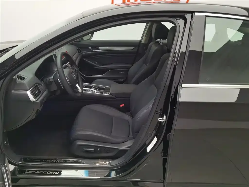 Honda Accord — фото 9