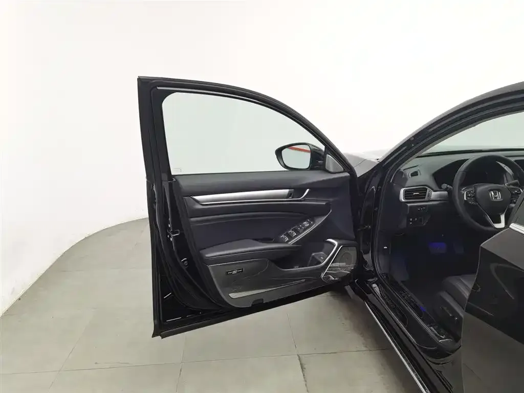 Honda Accord — фото 4