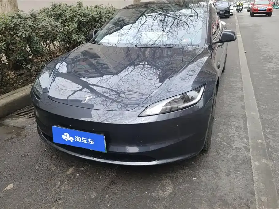 Tesla Model 3 — фото 1