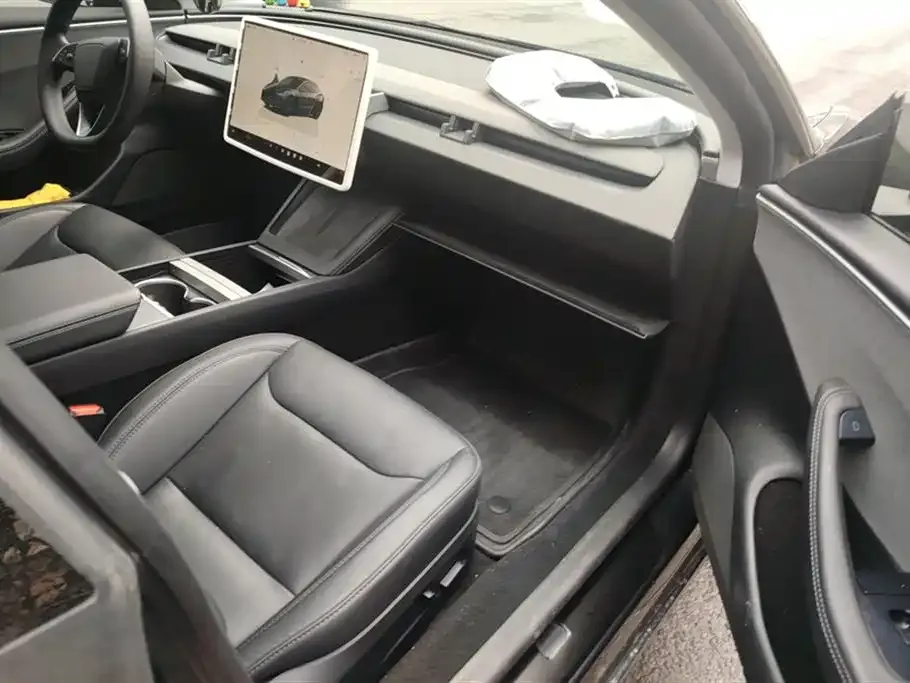 Tesla Model 3 — фото 2