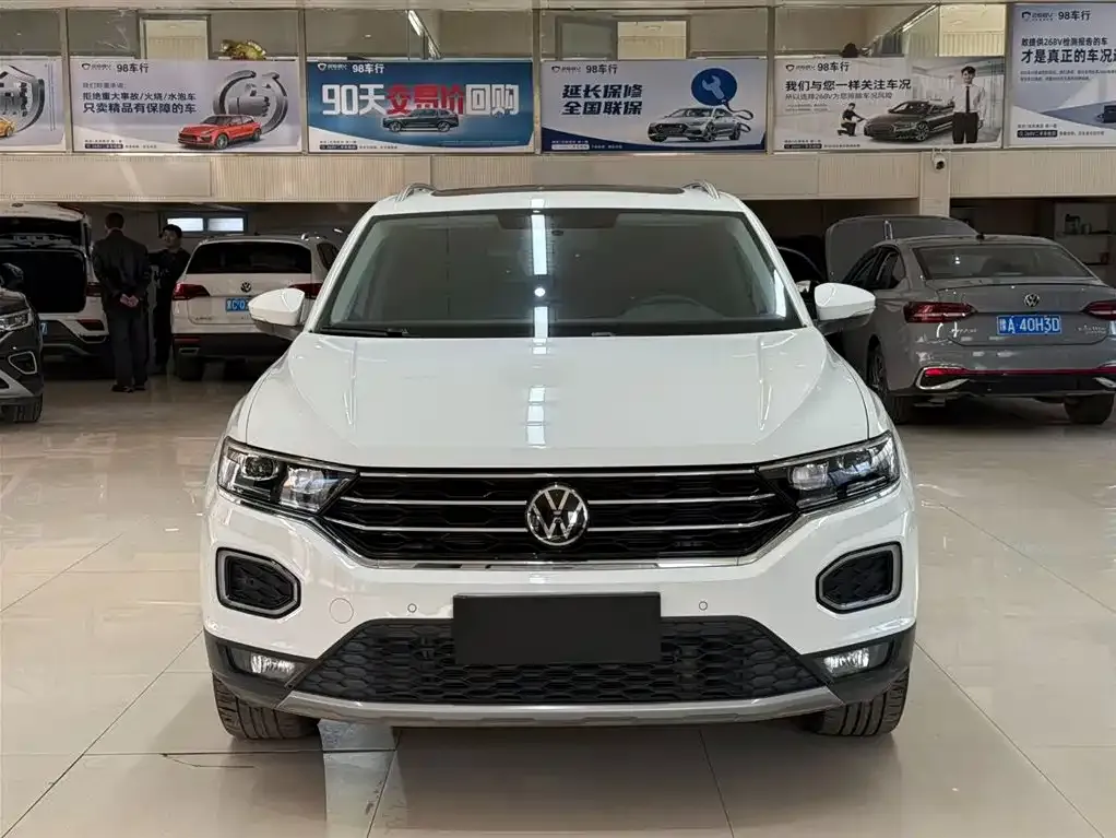 Volkswagen T-Roc — фото 6