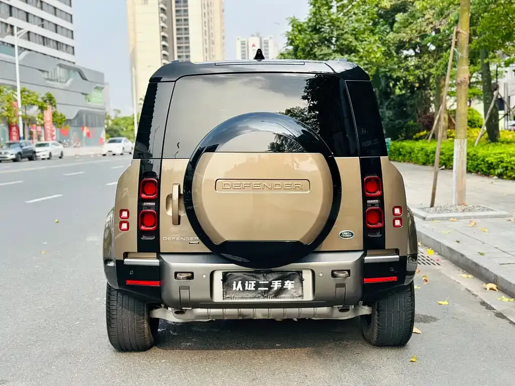 Land Rover Defender — фото 7