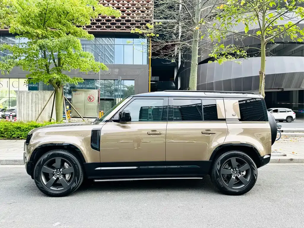 Land Rover Defender — фото 10