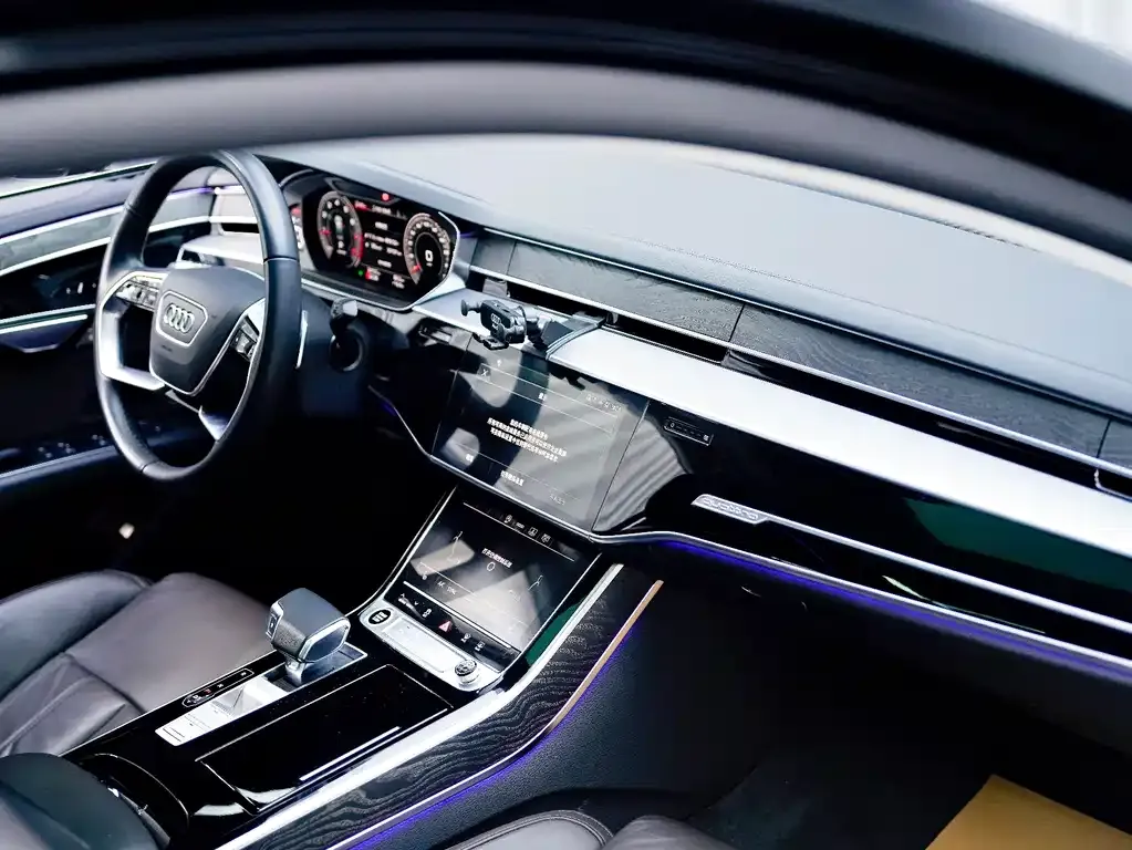 Audi A8 — фото 8