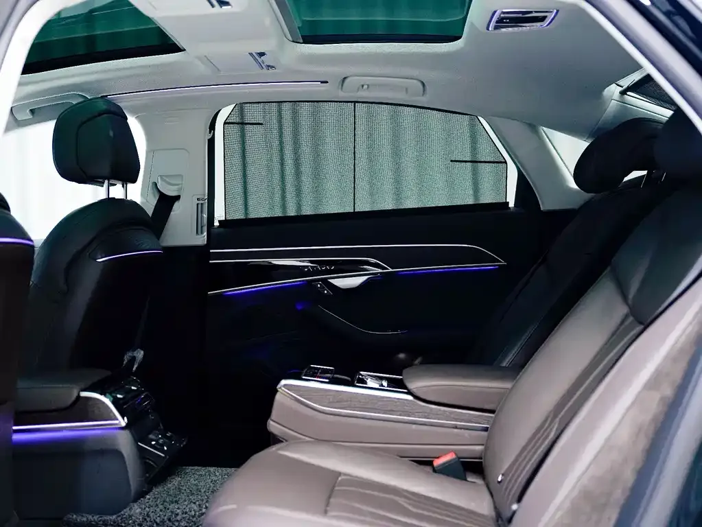 Audi A8 — фото 7