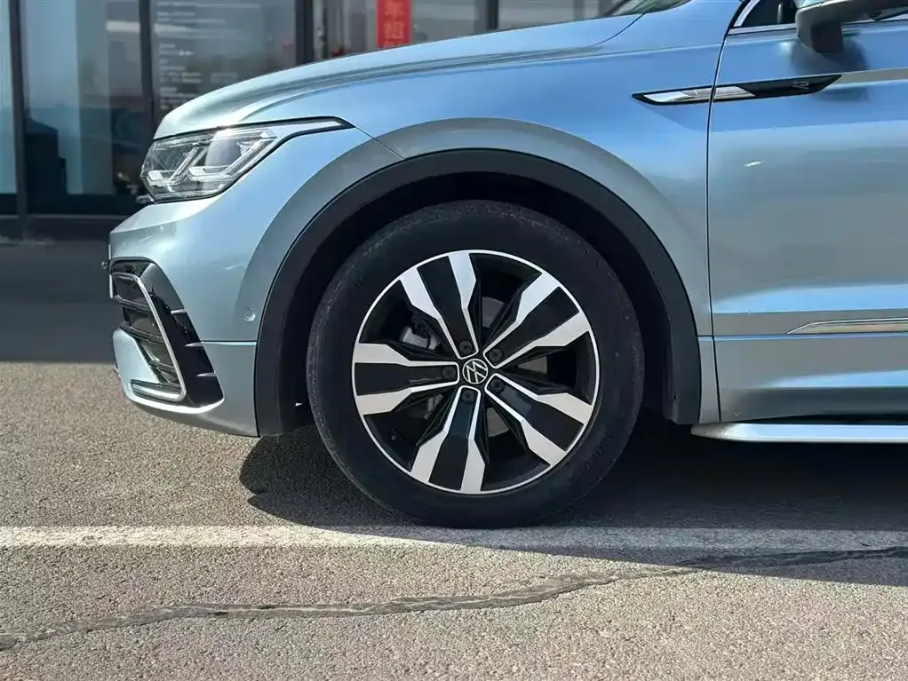 Volkswagen Tiguan L 2021 из CN, фото 3