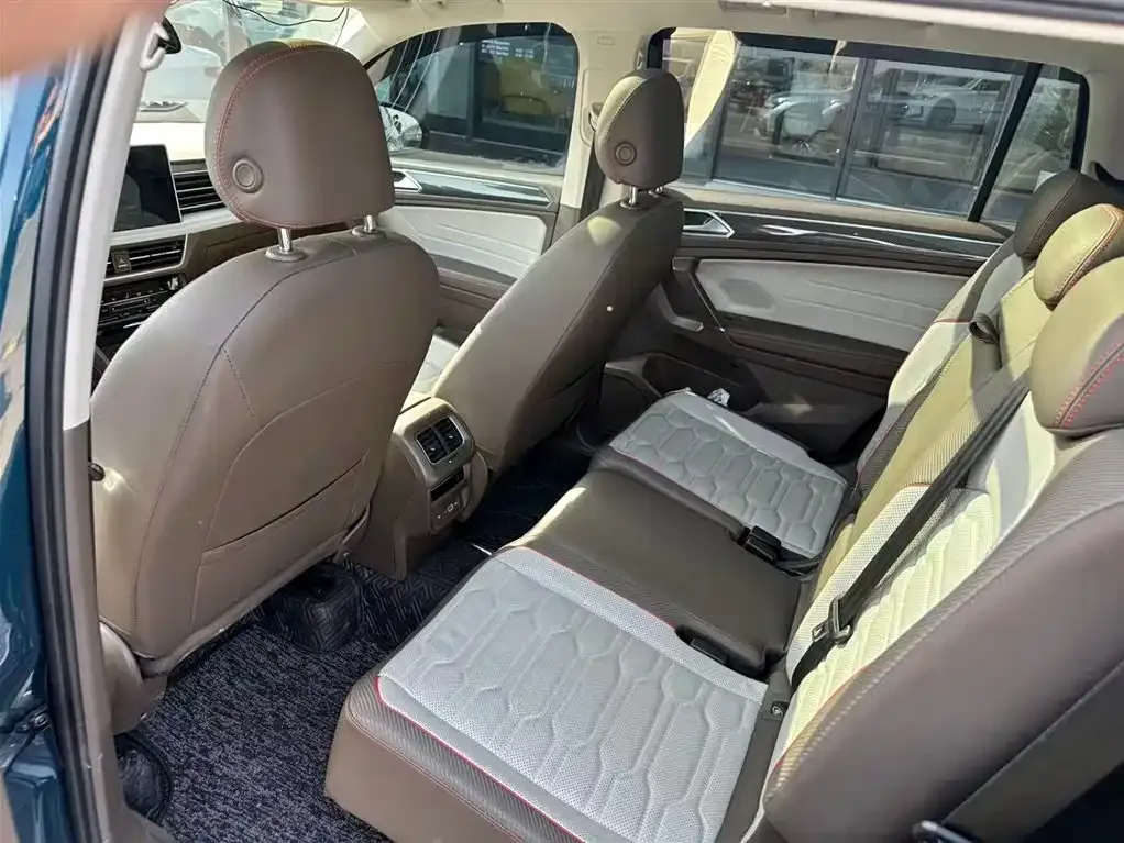 Volkswagen Tiguan L 2021 из CN, фото 10
