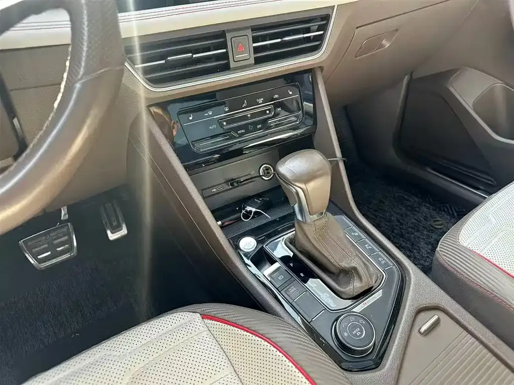 Volkswagen Tiguan L 2021 из CN, фото 2