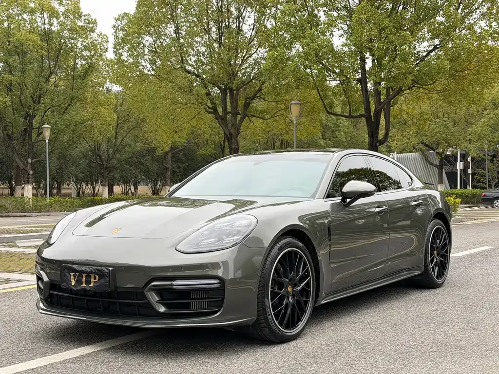 Porsche Panamera — фото 1