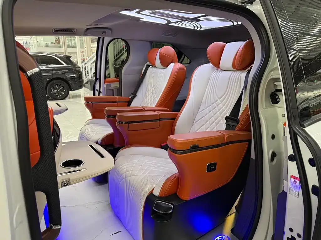 Toyota Granvia 2024 из CN, фото 7