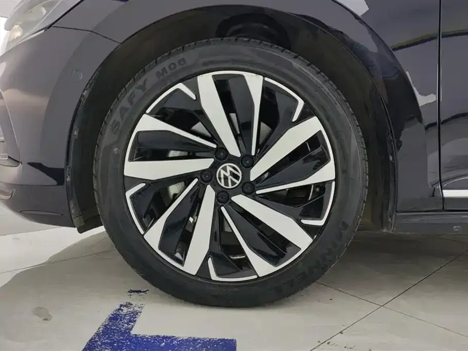 Volkswagen Passat — фото 9