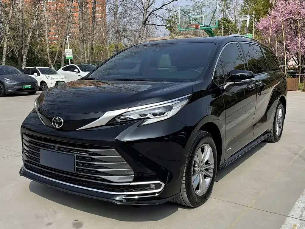 Toyota Sienna 2025 из CN, фото 1