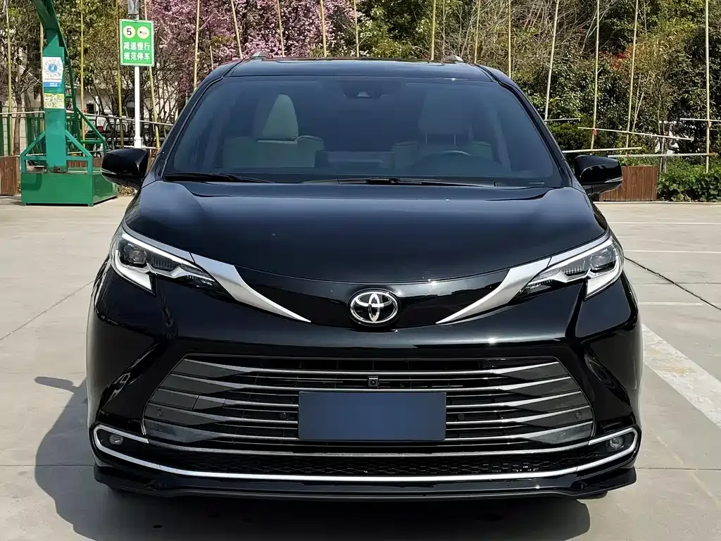 Toyota Sienna 2025 из CN, фото 8