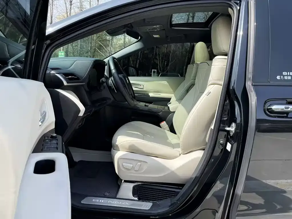 Toyota Sienna 2025 из CN, фото 3