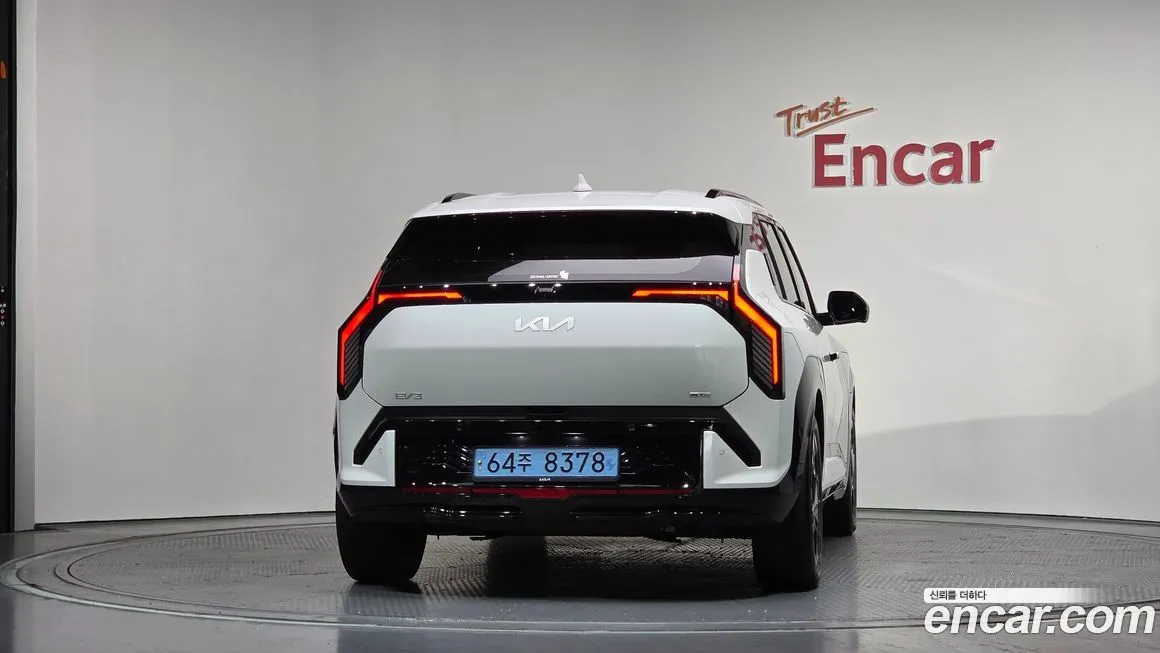 Kia EV3 — фото 5