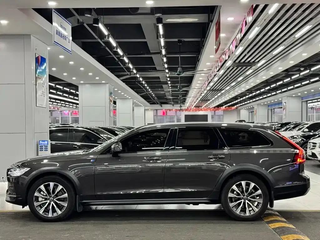 Volvo V90 — фото 8