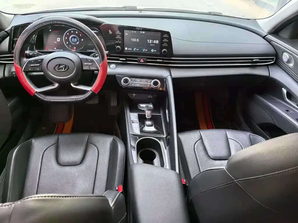 Hyundai Elantra 2022 из CN, фото 10