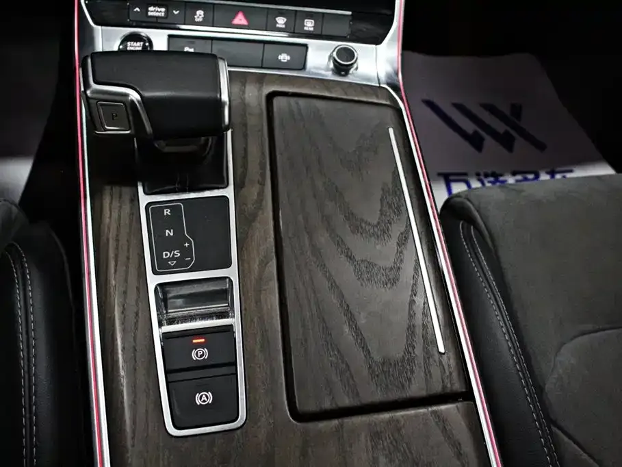 Audi A6L — фото 2