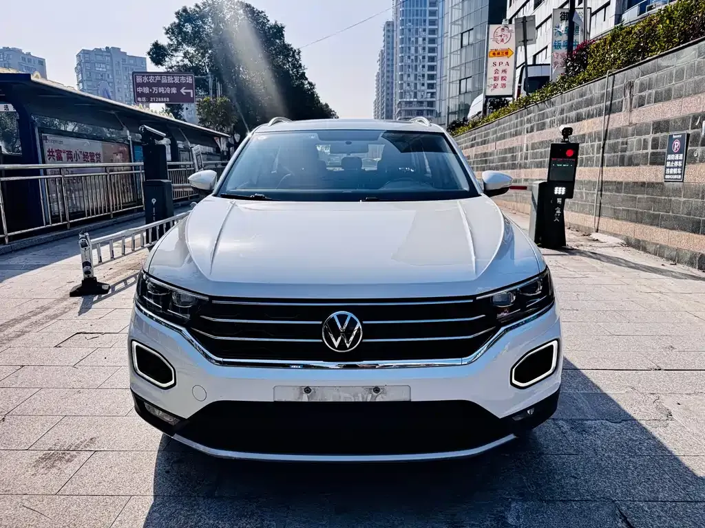 Volkswagen T-Roc — фото 3