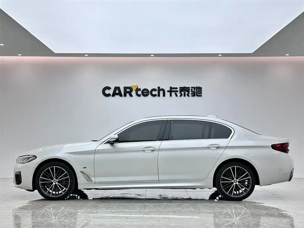 BMW 5 Series — фото 7