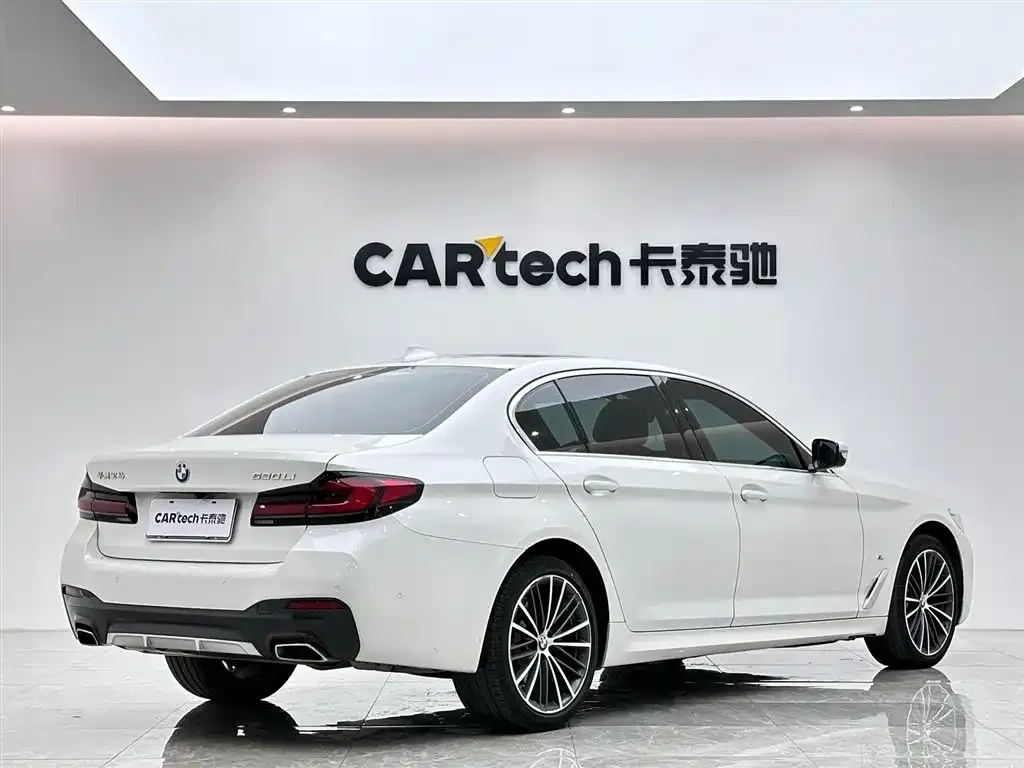 BMW 5 Series — фото 4