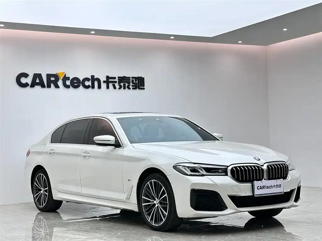 BMW 5 Series — фото 10