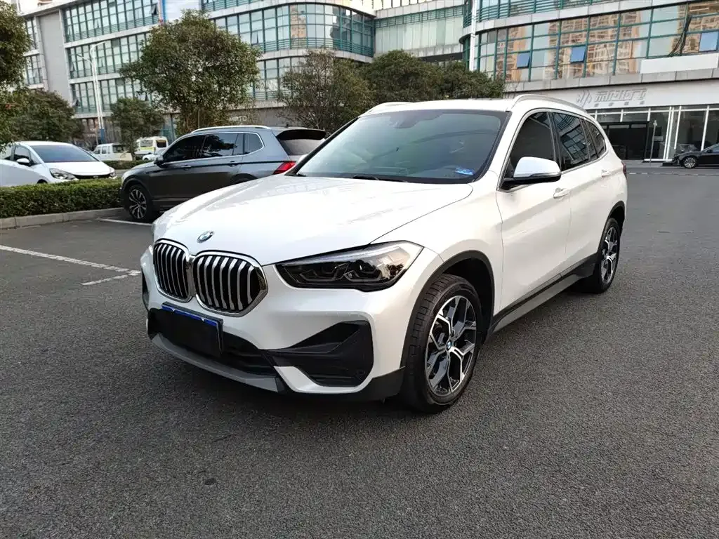 BMW X1 — фото 1